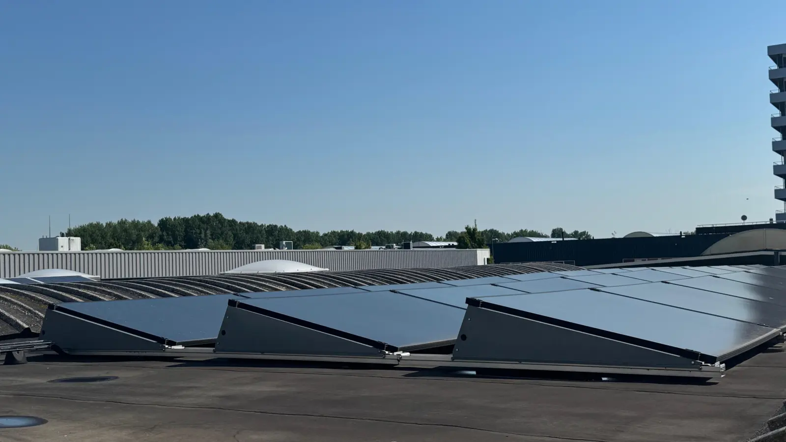 Zonnepanelen aangesloten door Bek bv